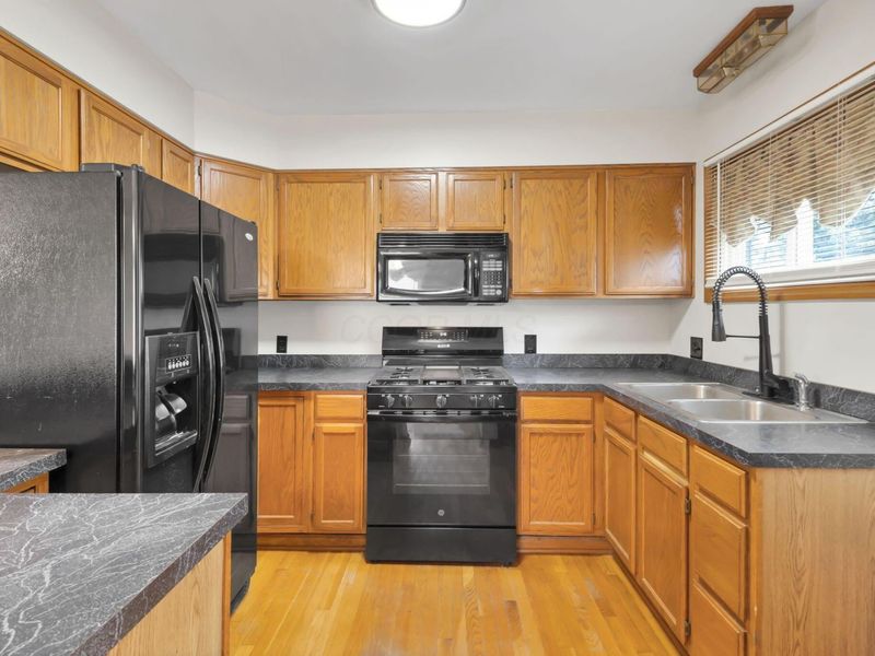 837 Demorest Road , Columbus, OH 43204 Photo 7