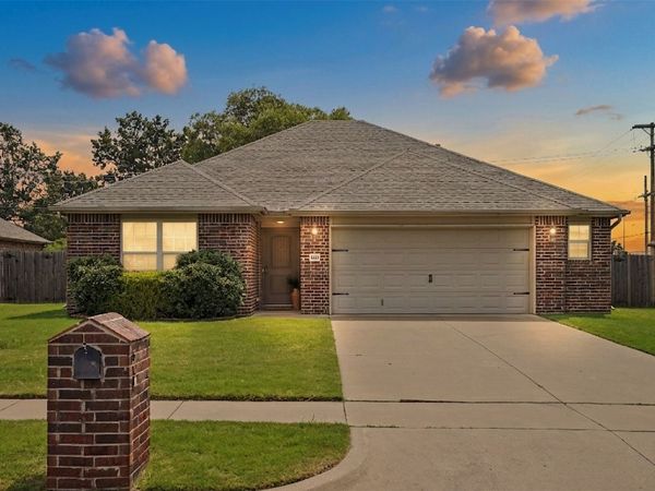 9113 N 144th East Avenue , Owasso, OK 74055
