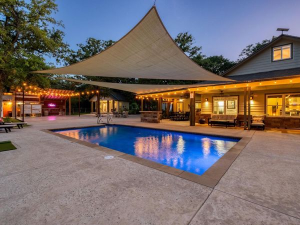 1474 County Road B, Lexington, TX 78947