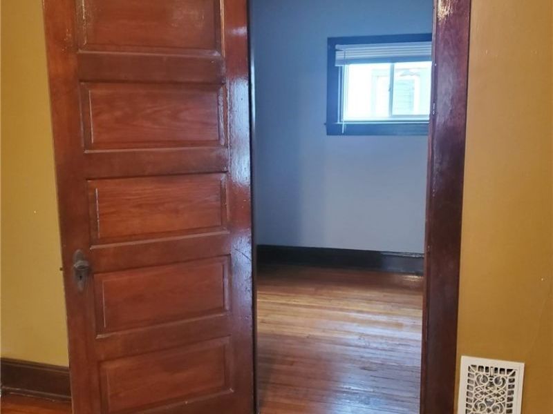 3318 Montclair Avenue, Cleveland, OH 44109 Photo 7