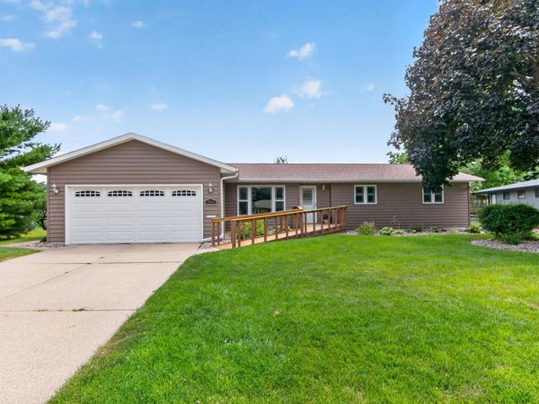 2944 Monroe Drive, Ames, IA 50010