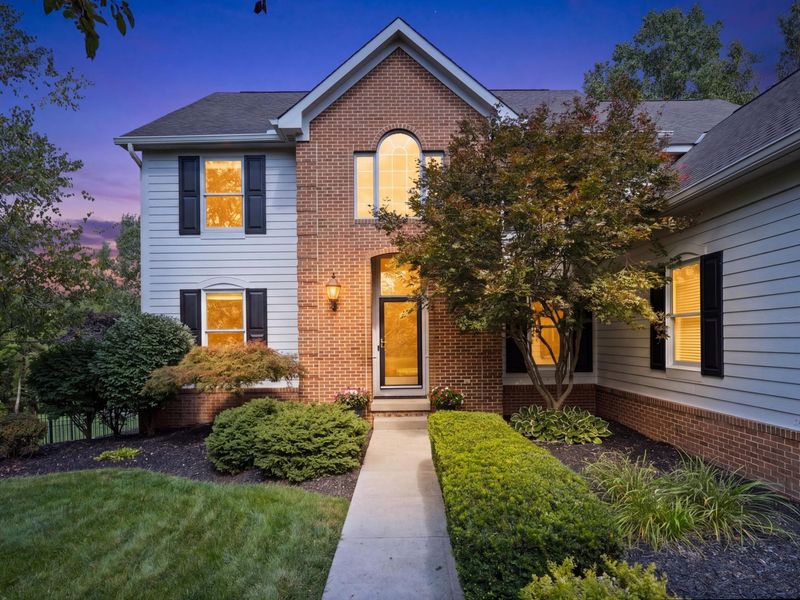 8423 Daventry Court, Powell, OH 43065 Photo 2