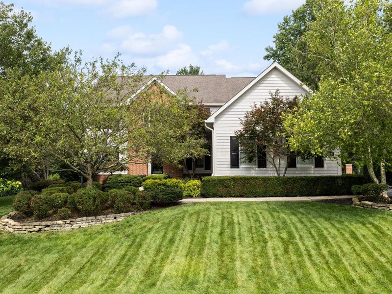 8423 Daventry Court, Powell, OH 43065 Photo 3