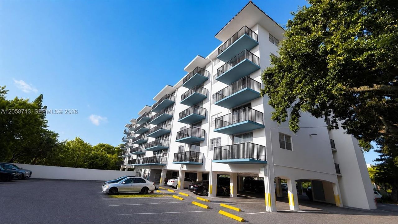 12590 NE 16th Ave, Unit 605, North Miami, FL 33161 Photo