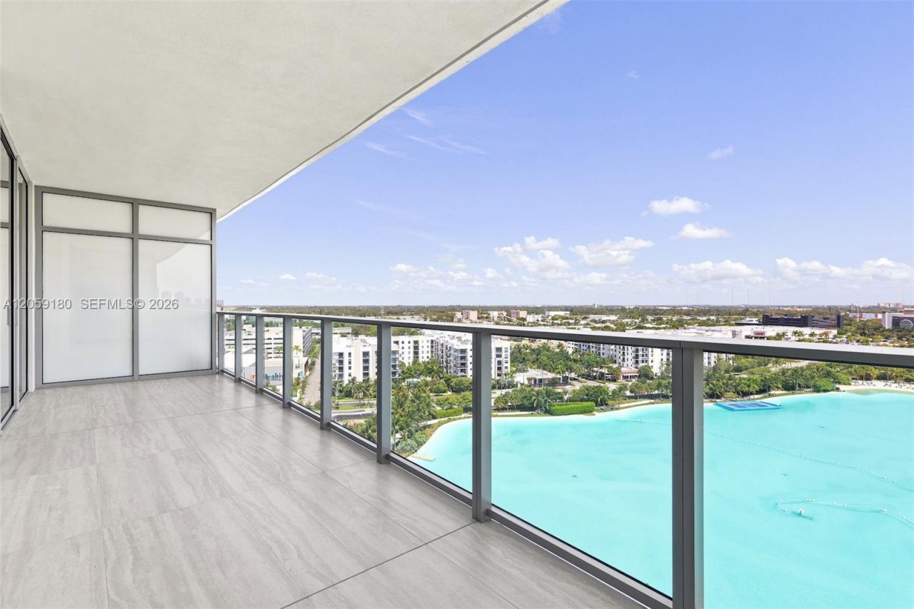 2411 Laguna Circle, Unit 1107, North Miami, FL 33181 Photo