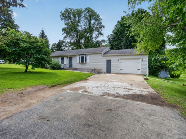 2427 Windsor Road , Loves Park, IL 61111