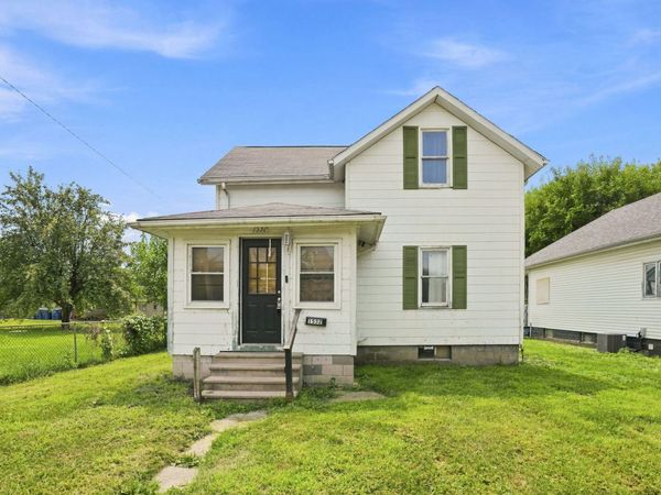 1532 11th Avenue , East Moline, IL 61244