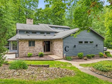 2402 Woodlawn, Dover, OH 44622