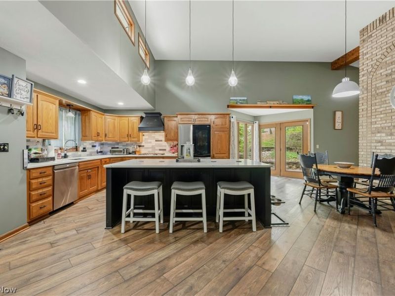 2402 Woodlawn, Dover, OH 44622 Photo 10