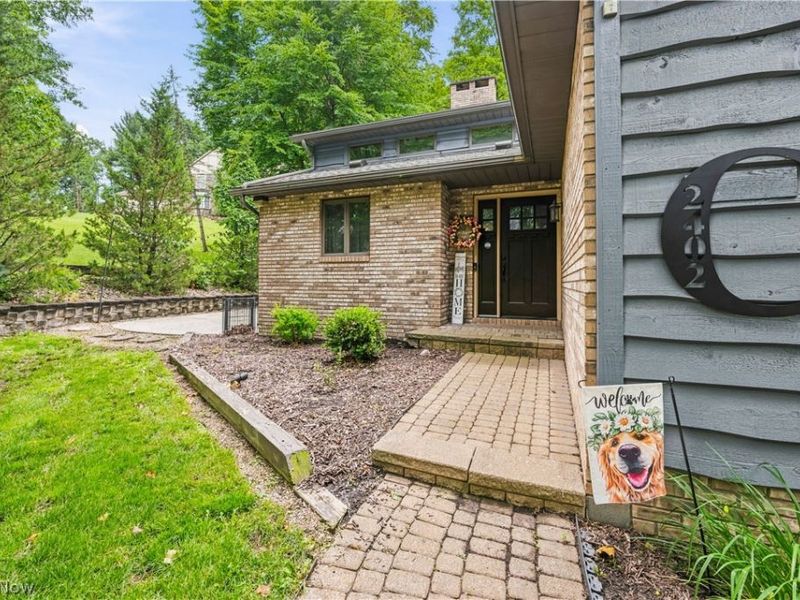 2402 Woodlawn, Dover, OH 44622 Photo 2