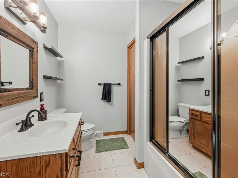 2402 Woodlawn, Dover, OH 44622 Photo 26