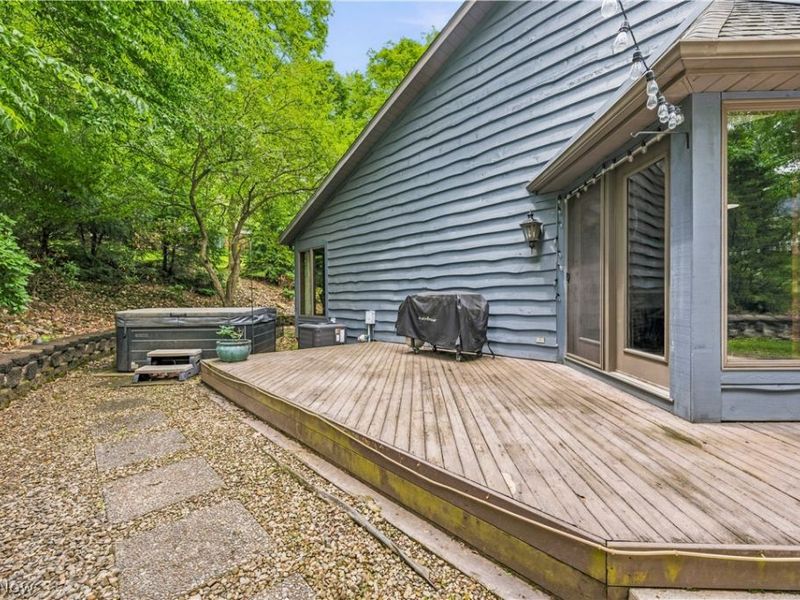 2402 Woodlawn, Dover, OH 44622 Photo 36