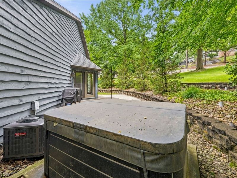 2402 Woodlawn, Dover, OH 44622 Photo 37