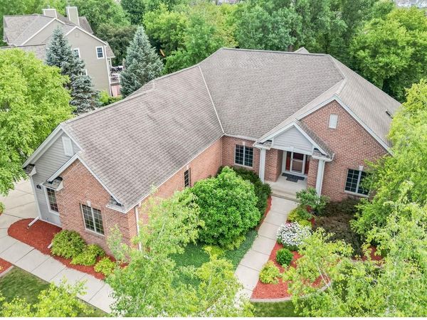 W171N5517 Autumn View LANE, Menomonee Falls, WI 53051
