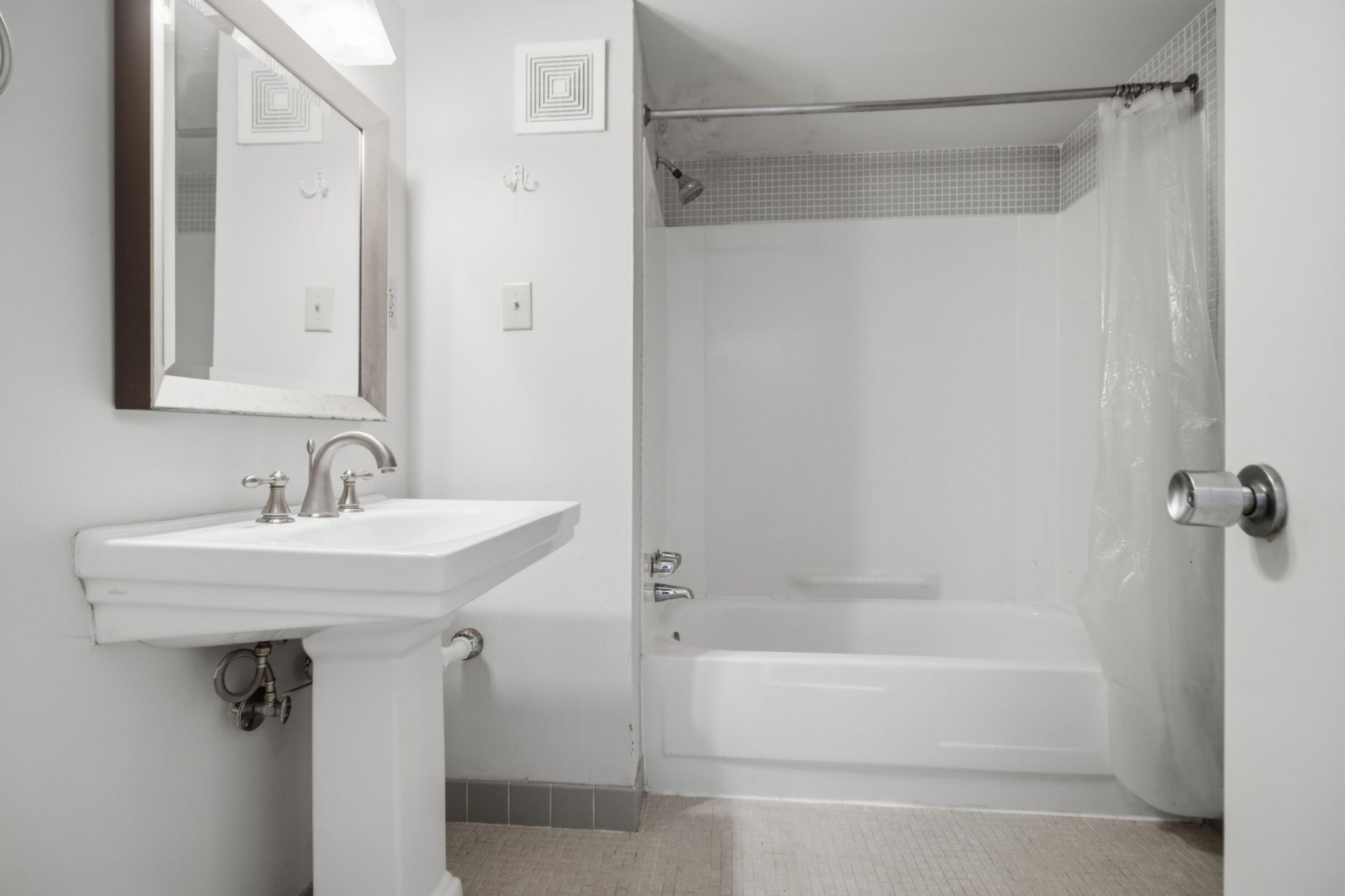 14 Lockwood Drive Photo 11