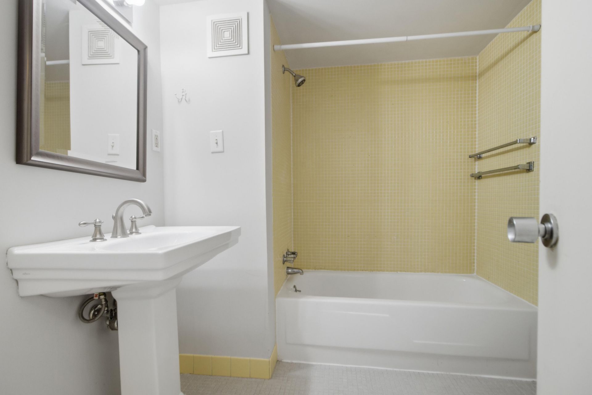 14 Lockwood Drive Photo 17