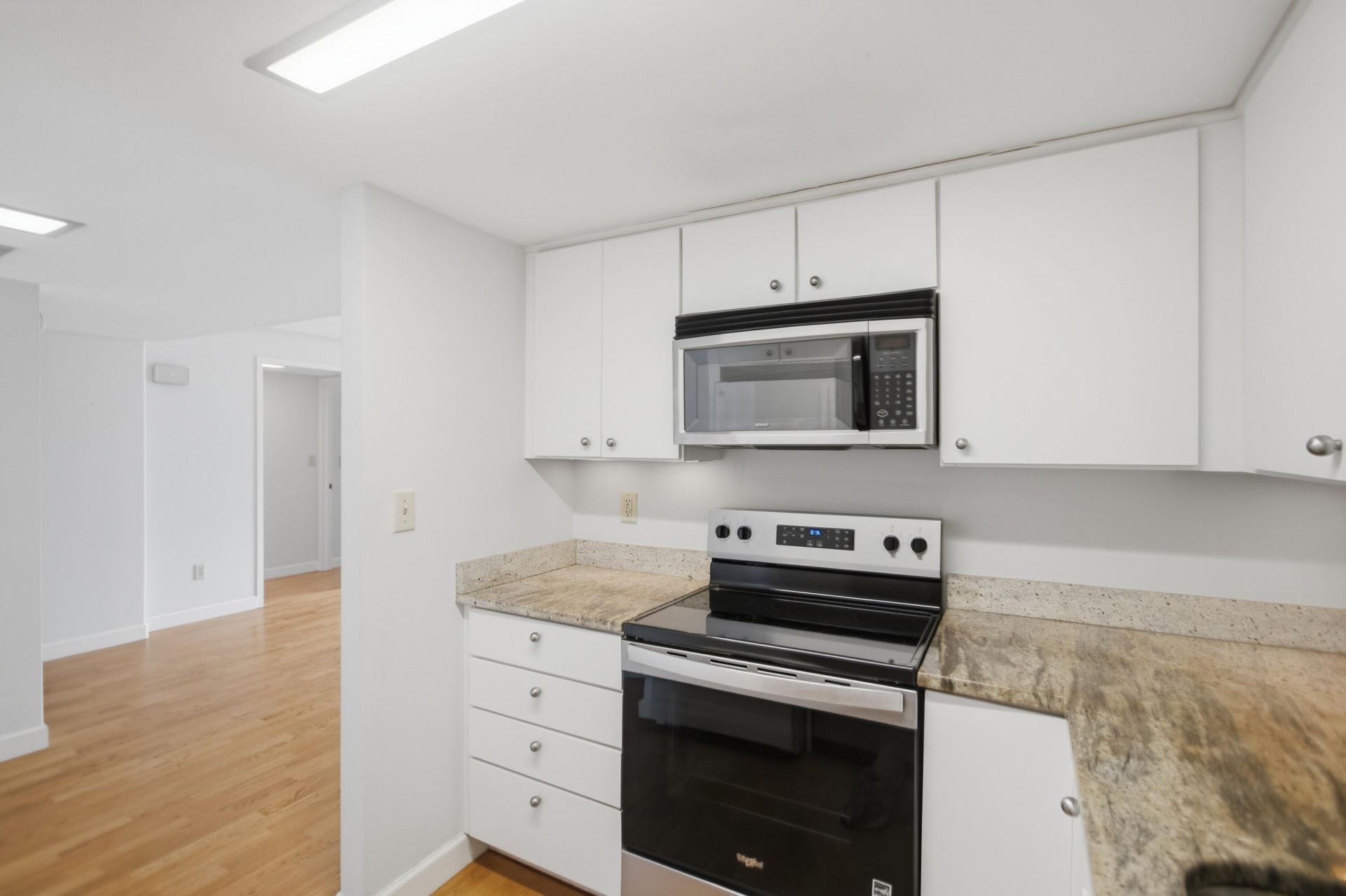 14 Lockwood Drive Photo 4