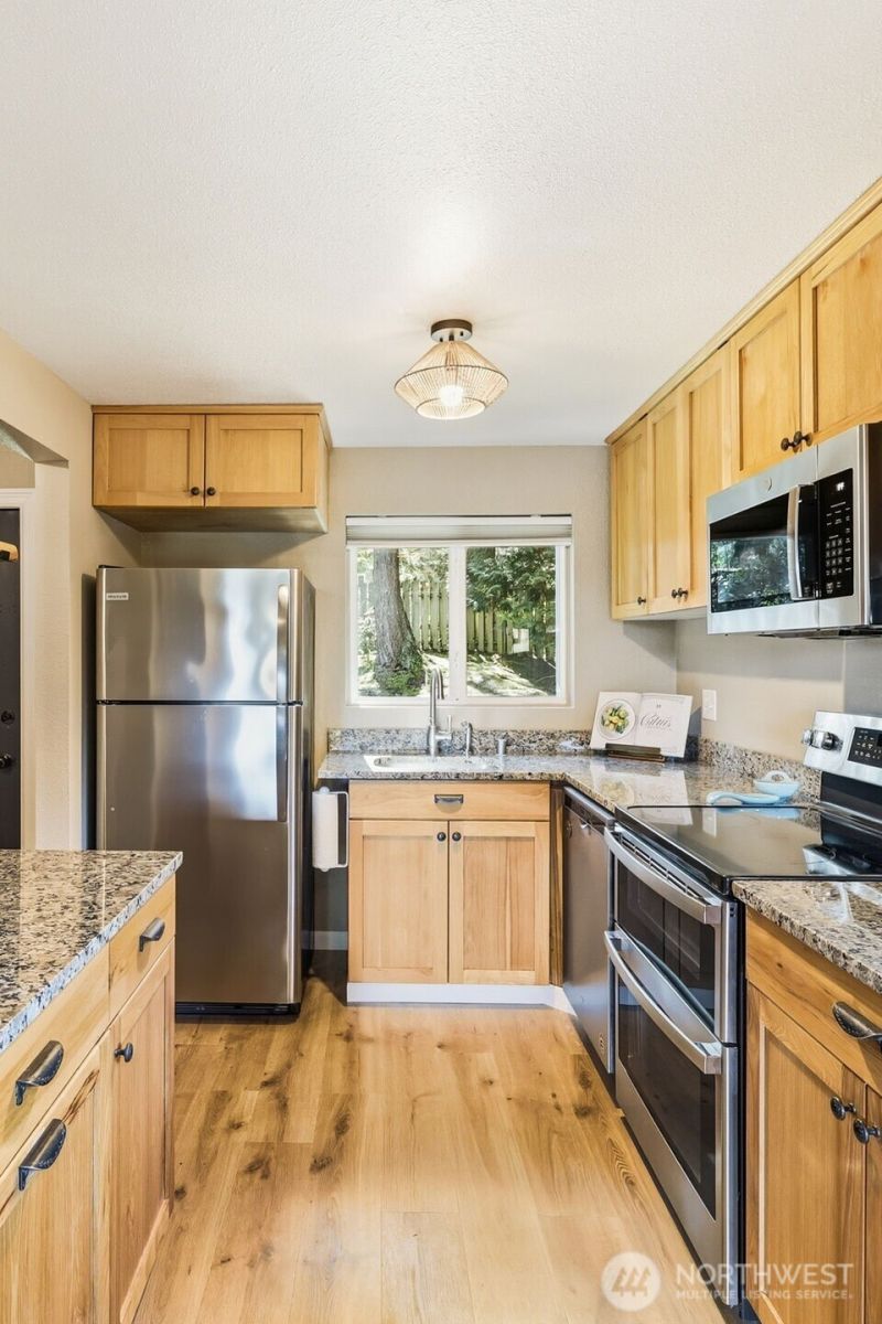 22105 66th Avenue W, Unit 1C, Mountlake Terrace, WA 98043