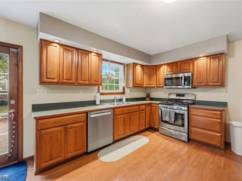 216 Pleasant Street, Lagrange, OH 44050 Photo 11
