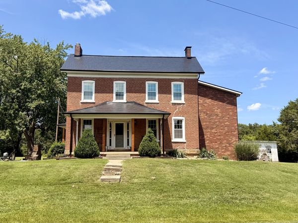 2301 Bundyville Road , Walnut Hill, IL 62893