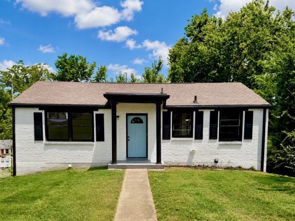 3248 Crowe Dr , Nashville, TN 37218