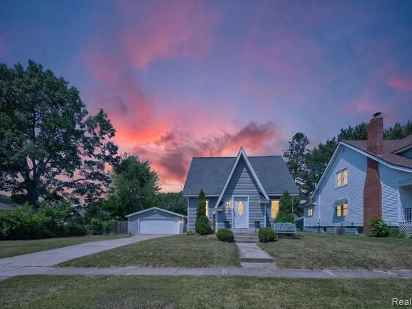 1393 Friel Street , Burton, MI 48529