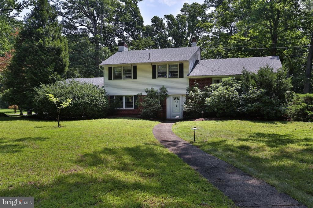 93 BUTTONWOOD LANE , DOYLESTOWN, PA 18901