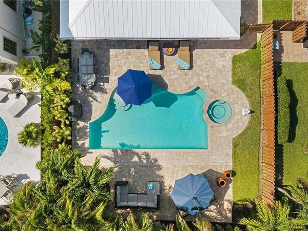 580 97th AVE N, NAPLES, FL 34108