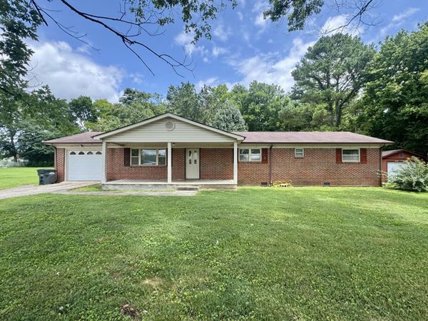 385 Bridge Street , Graysville, TN 37338