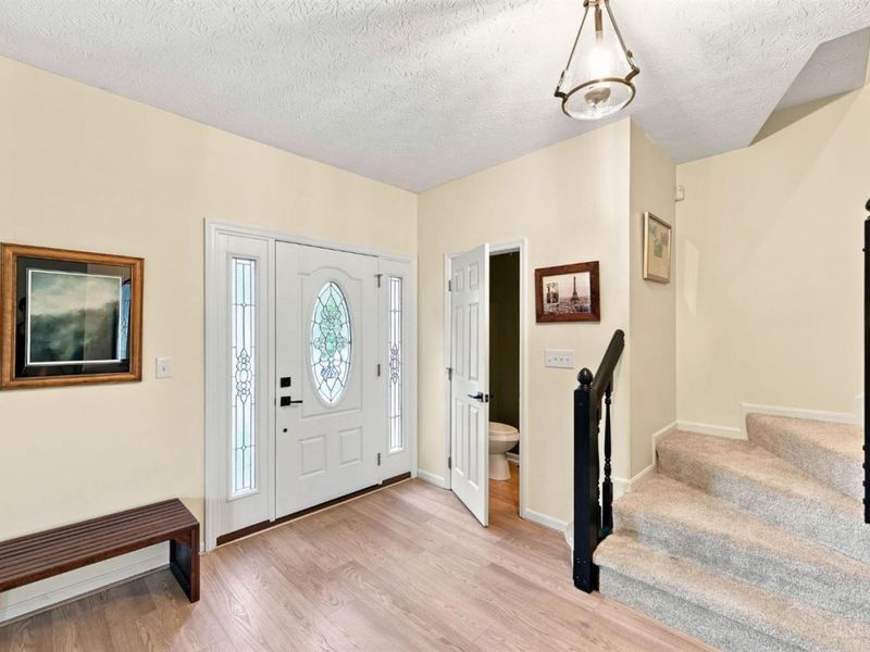 320 Parktrail Lane, Cincinnati, OH 45238 Photo 4