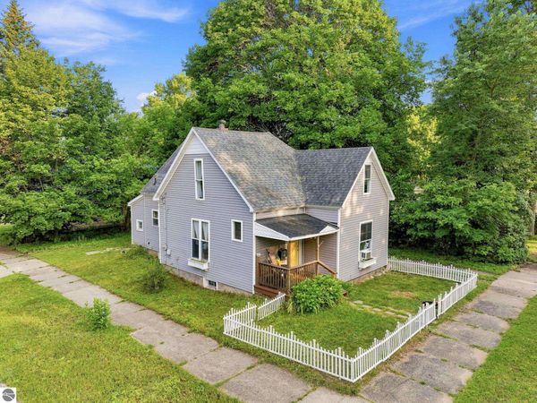 901 Ernst Street, Cadillac, MI 49601