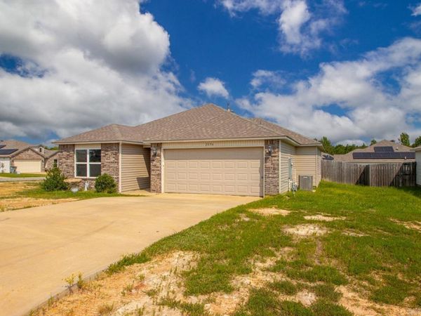 2096 River Birch Trail, Bauxite, AR 72011