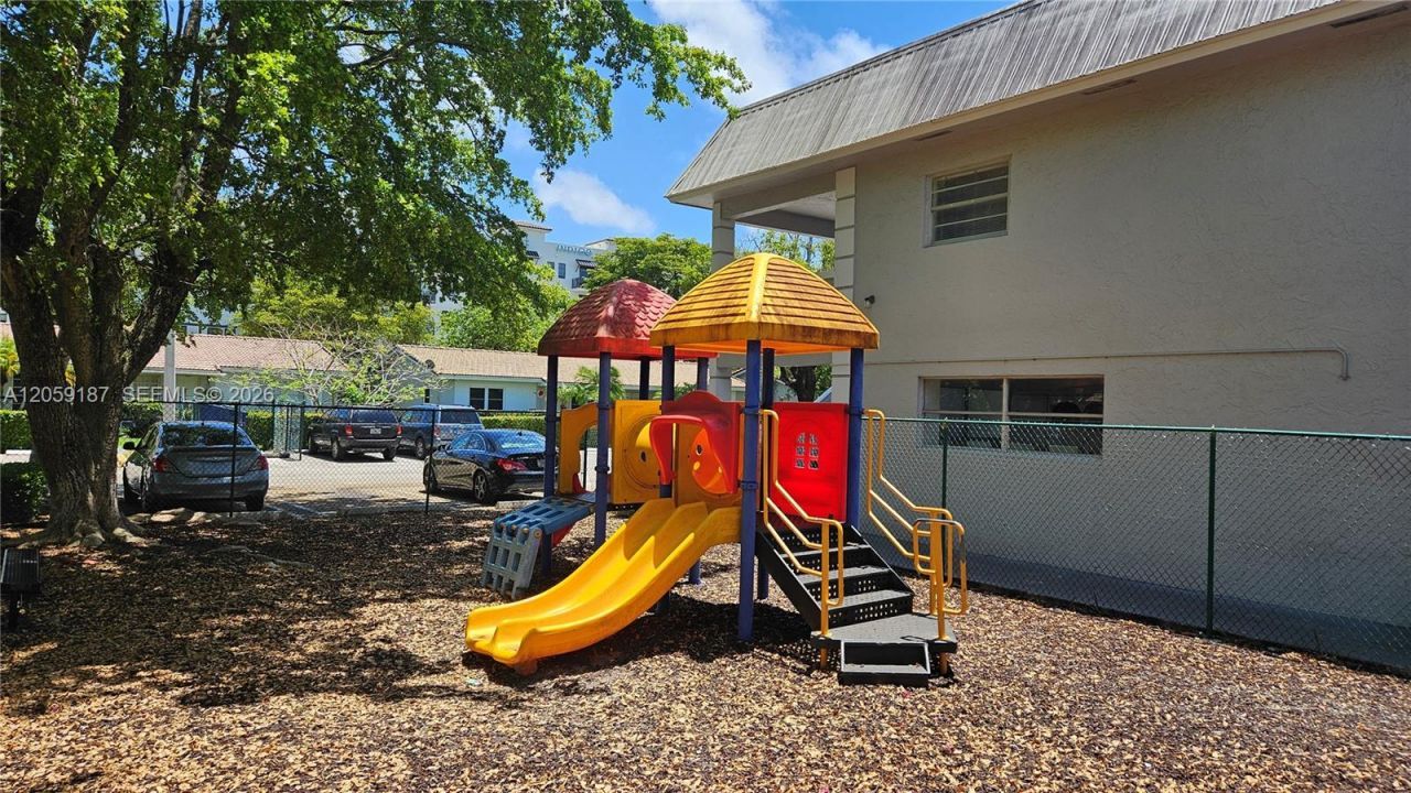 17255 SW 95th Ave , Unit 211, Palmetto Bay, FL 33157 Photo