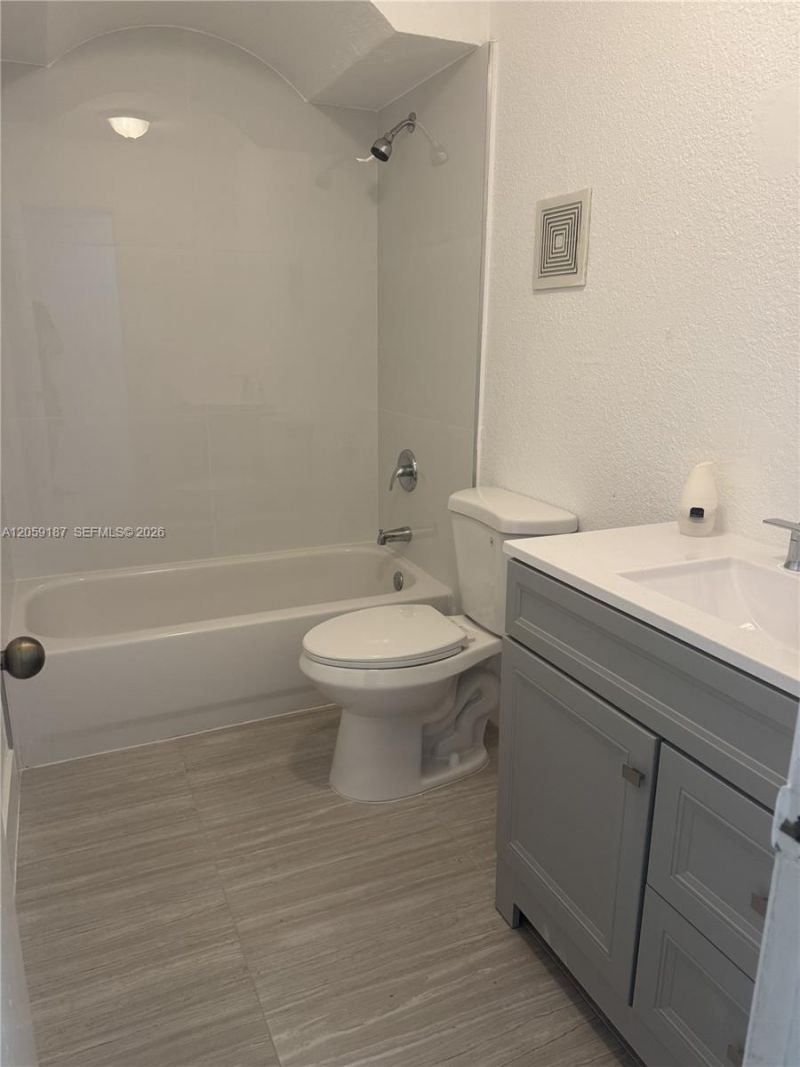 17255 SW 95th Ave , Unit 211, Palmetto Bay, FL 33157 Photo