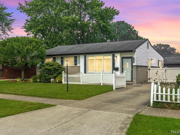 1121 Windham Street, Westland, MI 48186