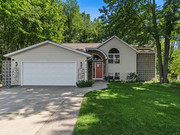 6806 Wiley Road, Douglas, MI 49406