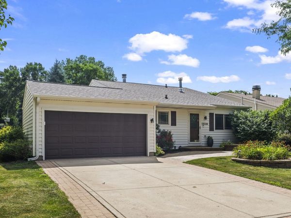 1833 S Lincoln Street , Lombard, IL 60148