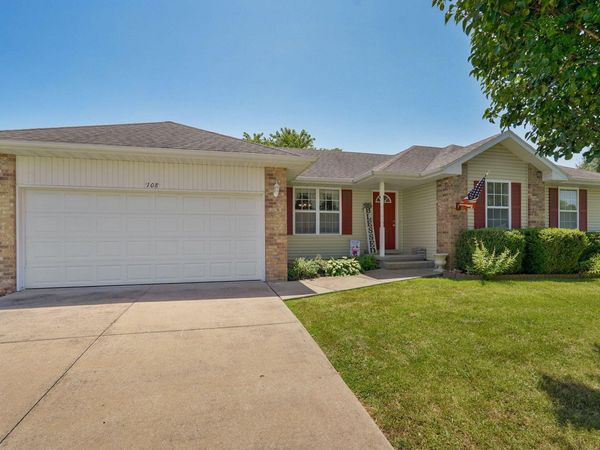 108 E Canon Avenue , Clever, MO 65631