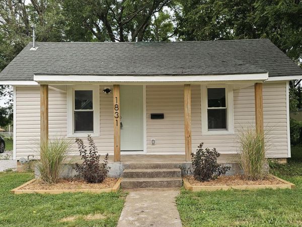 1831 W Chestnut Street , Springfield, MO 65802