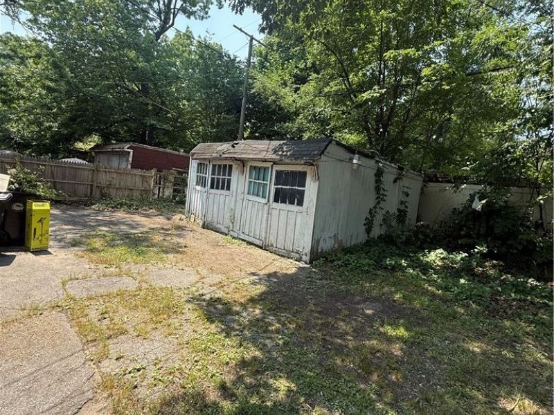 920 Wheelock Road, Cleveland, OH 44103 Photo 3