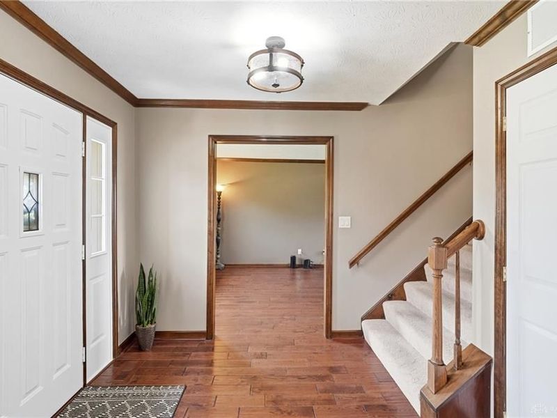 1802 Lord Fitzwalter Drive, Miamisburg, OH 45342 Photo 2