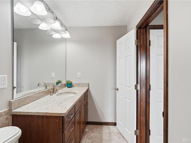 1802 Lord Fitzwalter Drive, Miamisburg, OH 45342 Photo 24