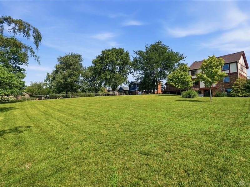 1802 Lord Fitzwalter Drive, Miamisburg, OH 45342 Photo 37