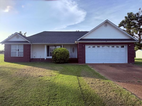 101 Westover, Booneville, MS 38829