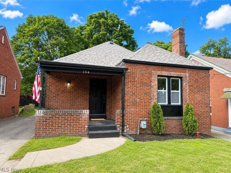 154 Roslyn Drive, Youngstown, OH 44505 Photo 2