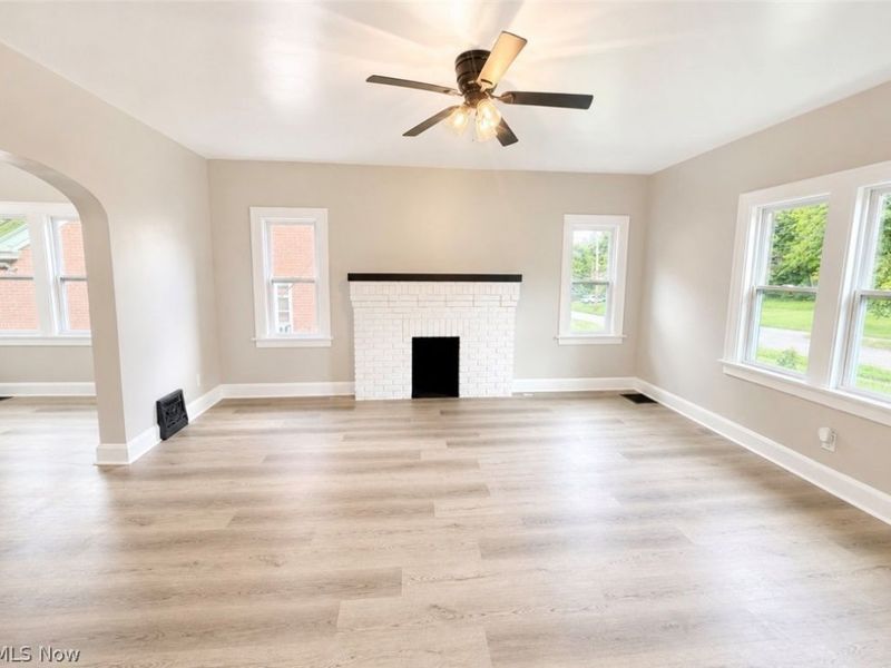 154 Roslyn Drive, Youngstown, OH 44505 Photo 4