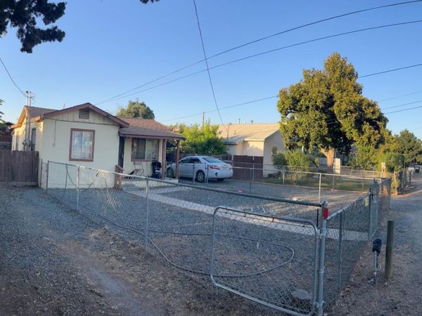 1522 E Springville Avenue, Porterville, CA 93257