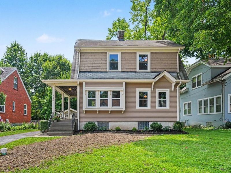 3801 S Berkley Circle, Silverton, OH 45236 Photo 2