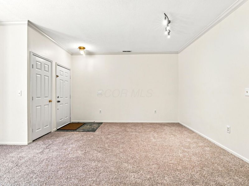 22 W Russell Street, Columbus, OH 43215 Photo 5