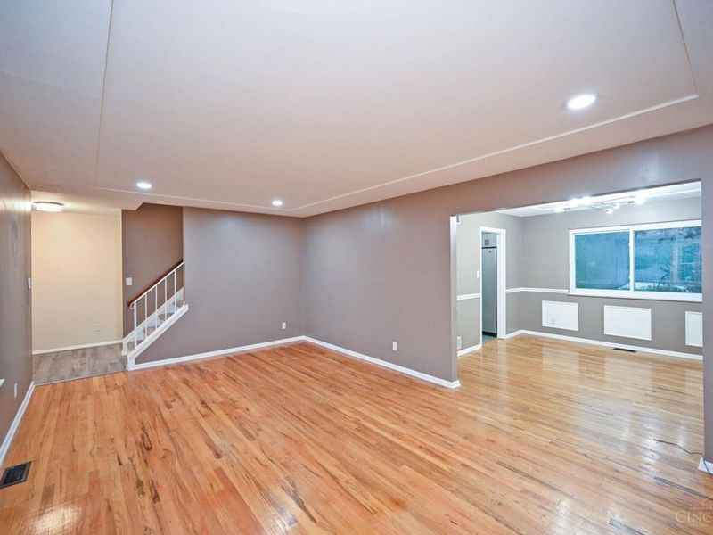 9133 Fontainebleau Terrace, Cincinnati, OH 45231 Photo 11